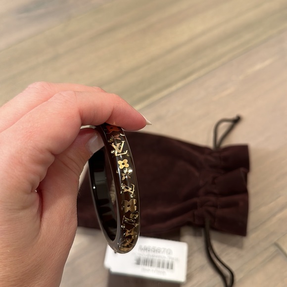 Authentic gorgeous narrow inclusion bracelet in brown resin. Size small. - Picture 2 of 3